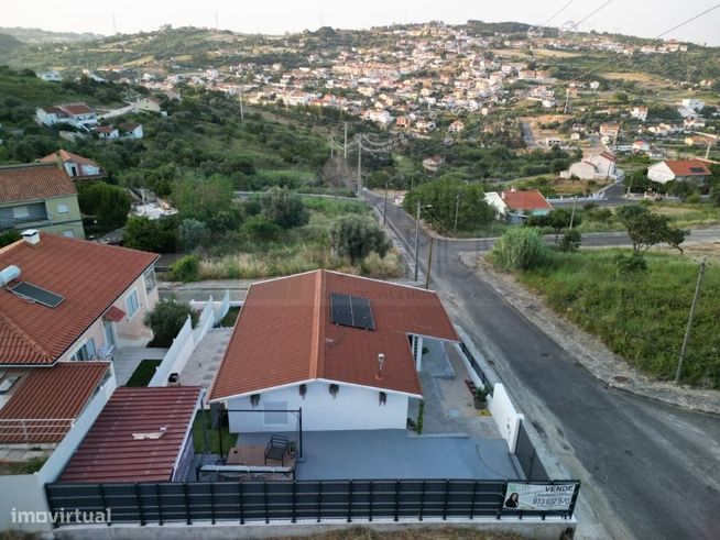 Moradia Térrea T2+1 com Vista Rio em Alhandra-46