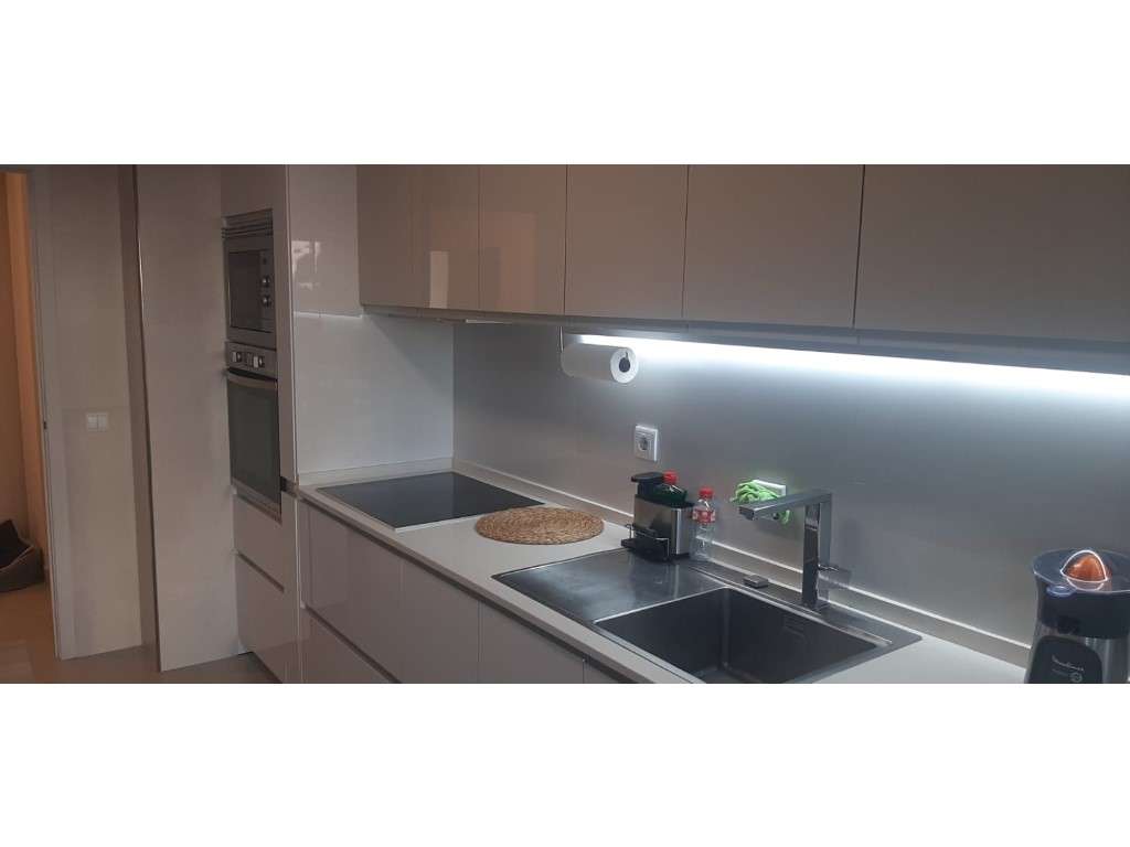 Apartamento T1 em condomínio com Piscina a 2 minutos da praia-8