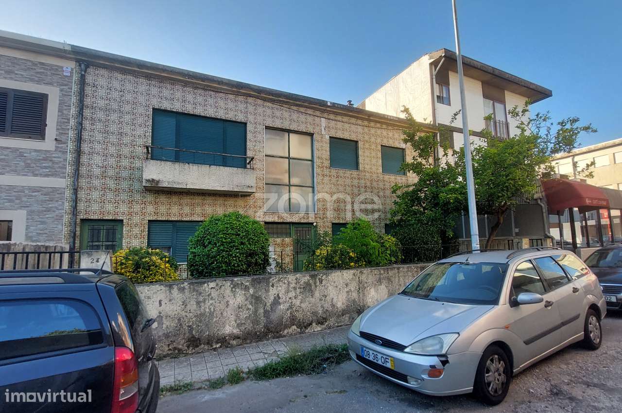 Moradia T5 bi-familiar em Ramalde – ideal para duas famílias - Grande imagem: 2/21