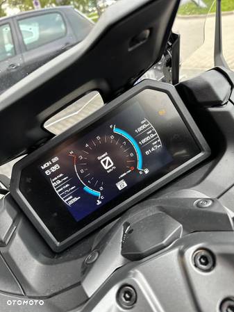 Yamaha Tmax - 8