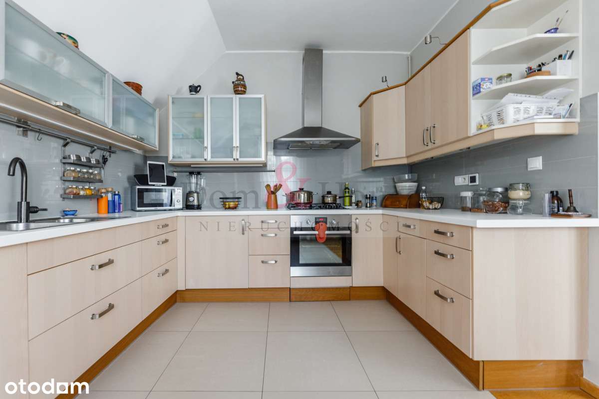 Odnowione, słoneczne 5 pokoi w kameralnym budynku-9