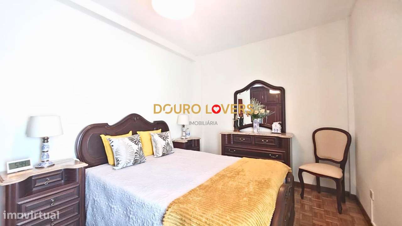 Apartamento T2 em Rio Tinto – Excelente Estado, com Garagem-23