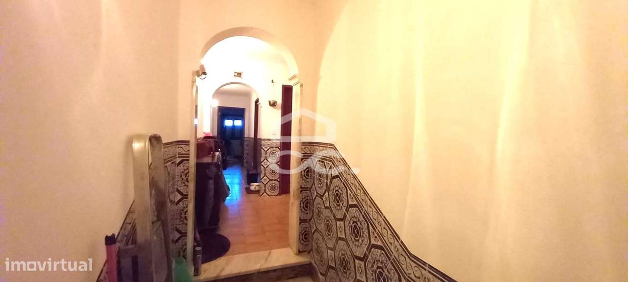 Moradia T3 com 3 pisos em Beja-11