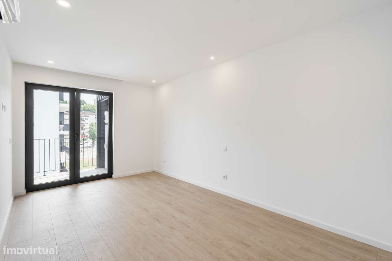 Exclusivo T3 Novo no Último Piso | 196 m² | Duas Frentes-21