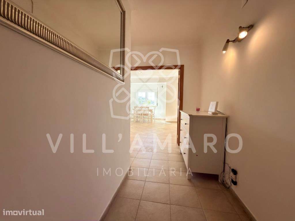 Apartamento T3 com Varanda, Arrecadação e Parqueamento-4