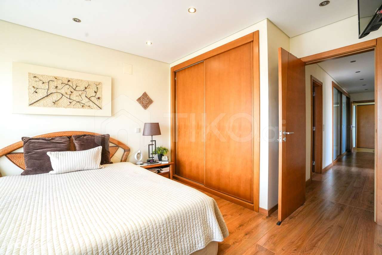 MORADIA T3 COM PISCINA, CONSTRUÇÃO ANTISSÍSMICA, ISOLAMENTO PREMIUM E-13