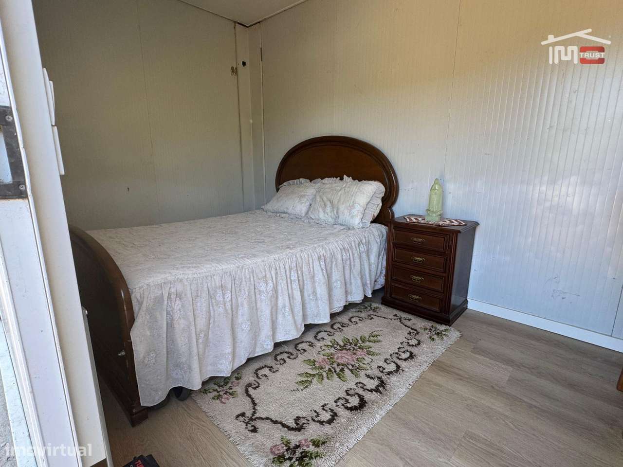 Terreno com 2778,90 m2 todo murado para construção com uma ruina em... - Grande imagem: 4/38