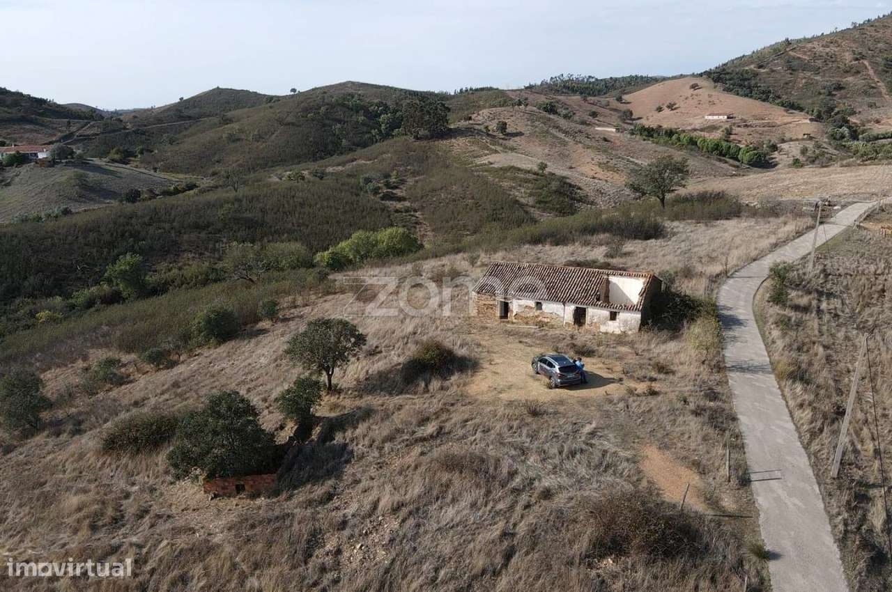 Ruína para recuperar em Corte Peral, S.M. da Serra c/ 136m2 - Grande imagem: 5/27