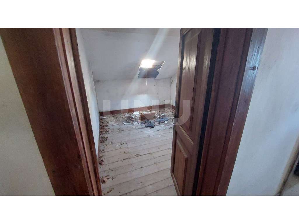 Moradia T5 com Logradouro-11