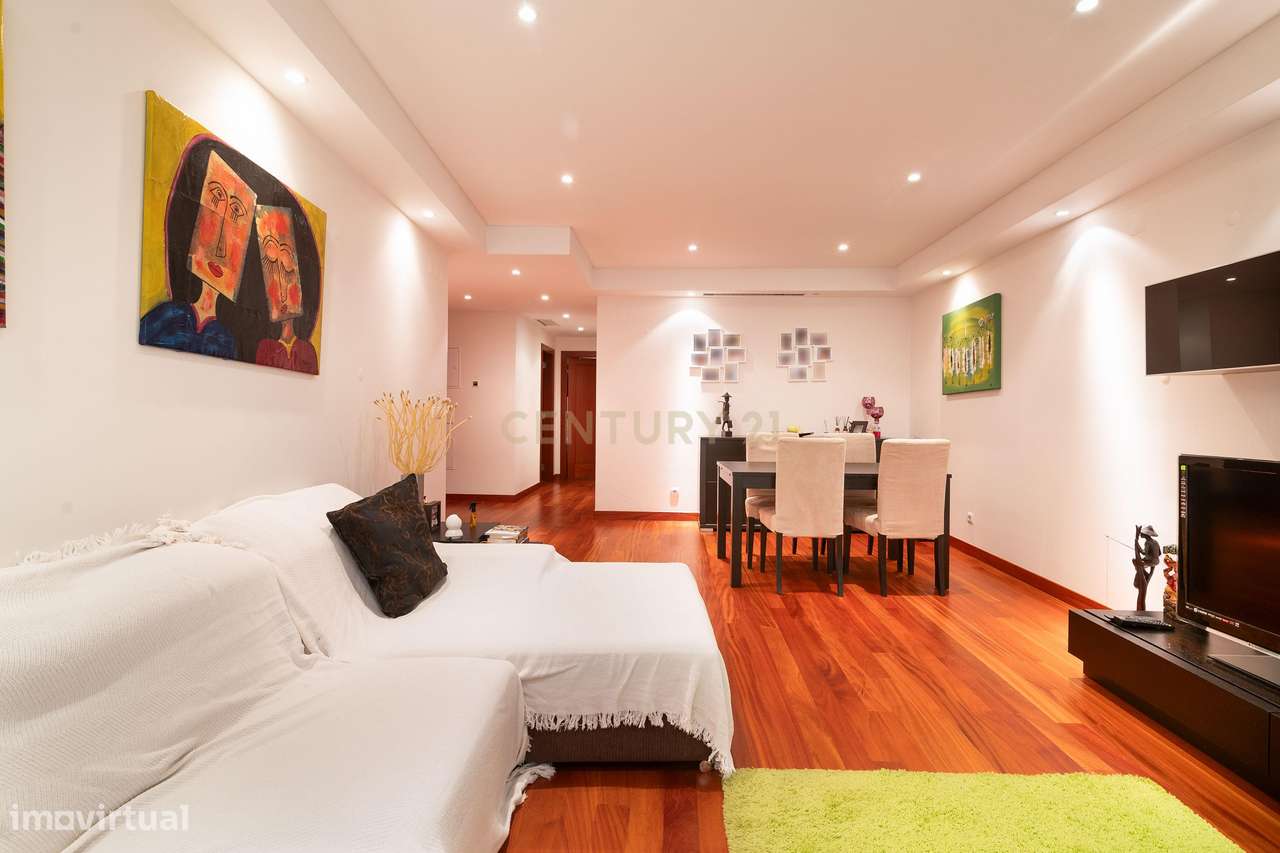 Apartamento T1 nas Colinas do Cruzeiro com Arrecadação e Parqueamento-5