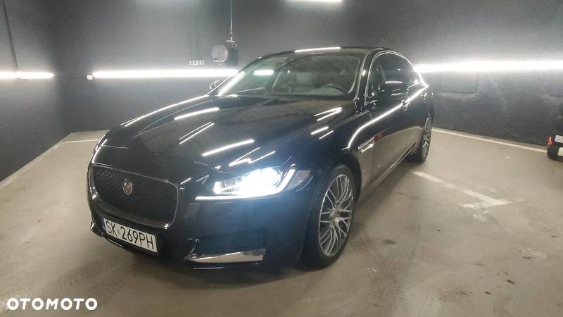 Jaguar XF 2.0 T Prestige - 16