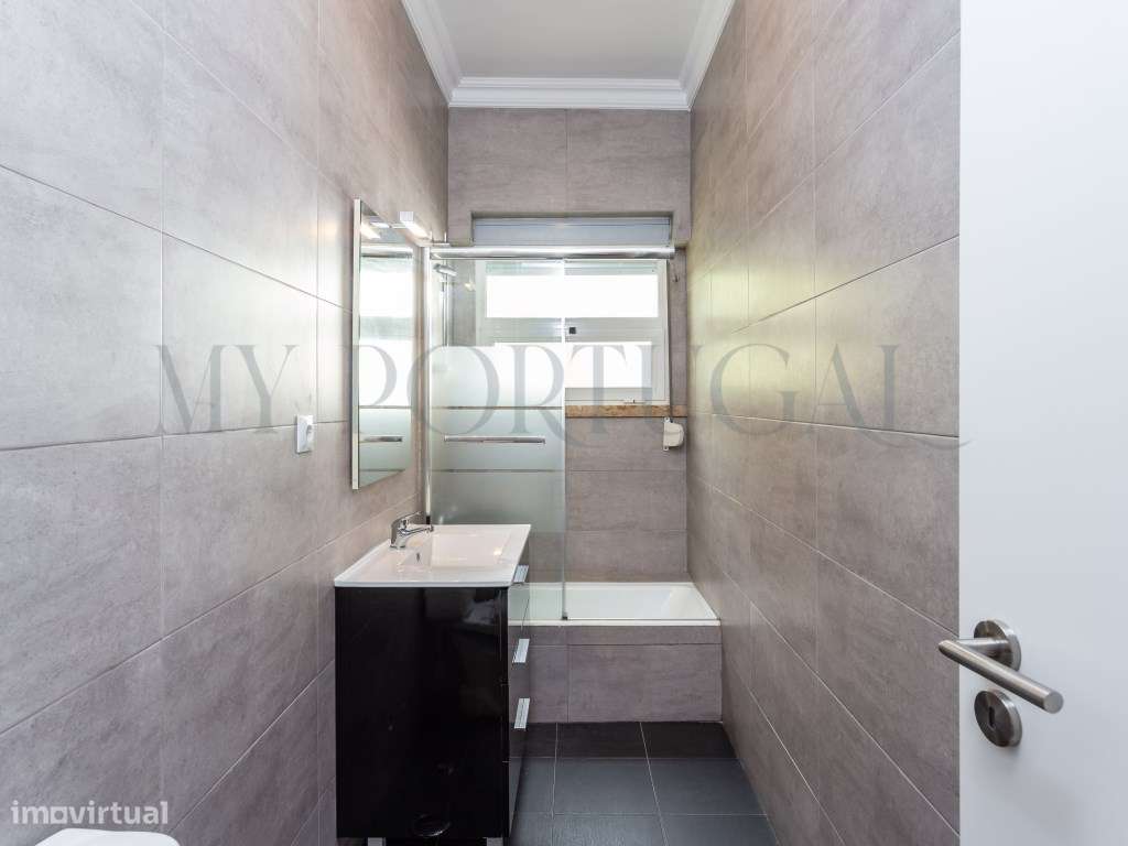 Apartamento T2 Renovado em Benfica - Grande imagem: 5/18