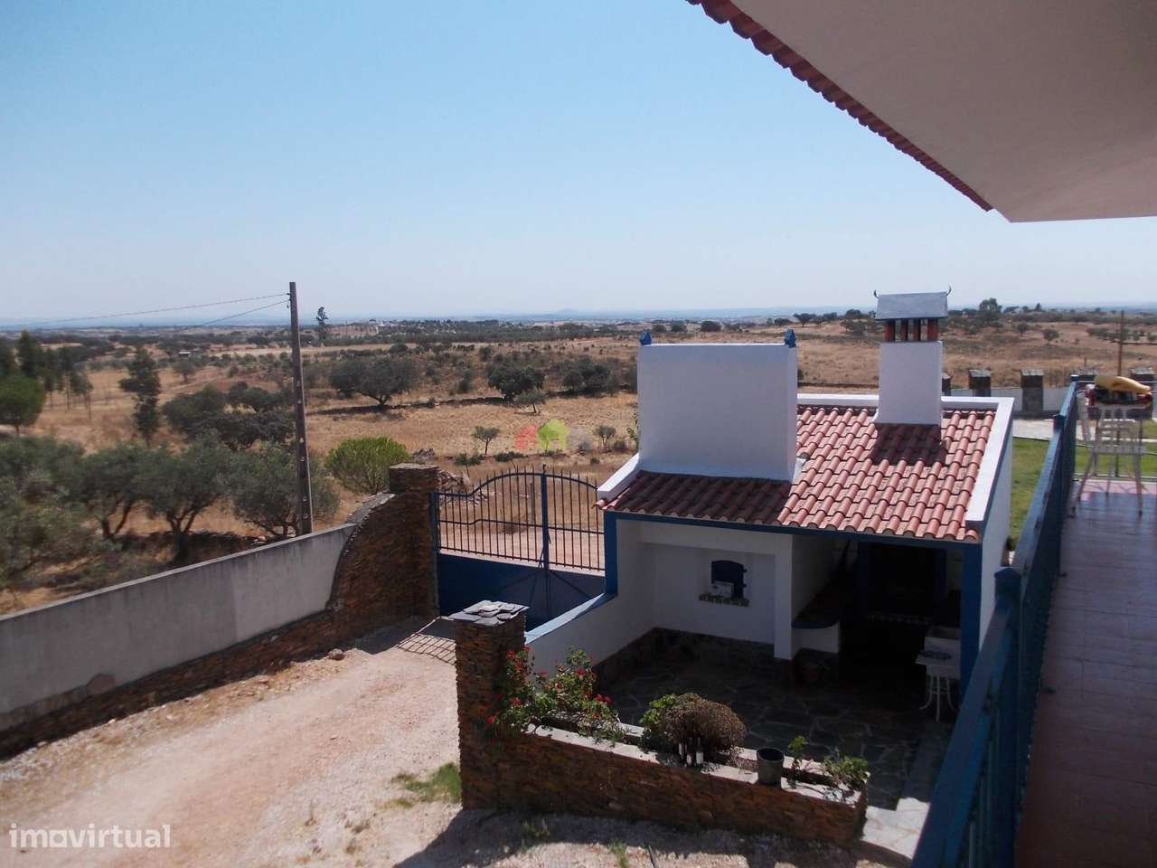 Herdade com 57 ha, habitação e piscina no distrito de Évora - Grande imagem: 4/34
