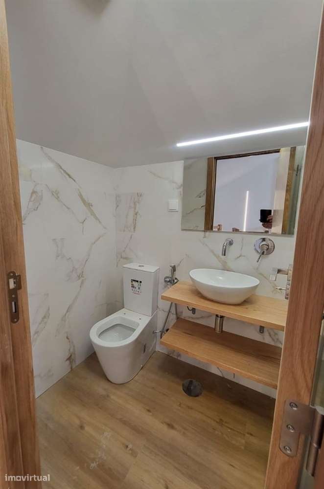 T3 Remodelado, com cozinha equipada às Portas de Benfica-29