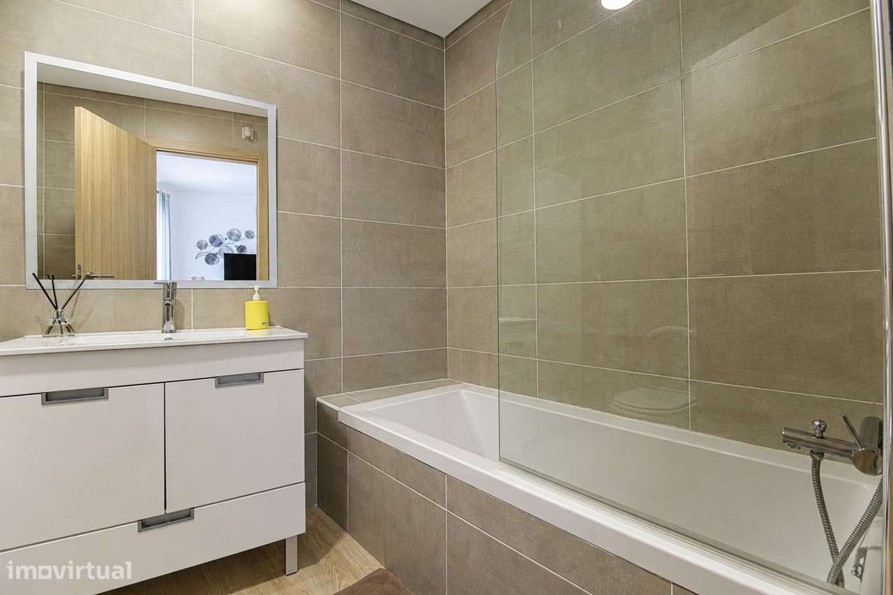Apartamento T0+2 duplex mobilado e equipado na Manta Rota, Algarve-7