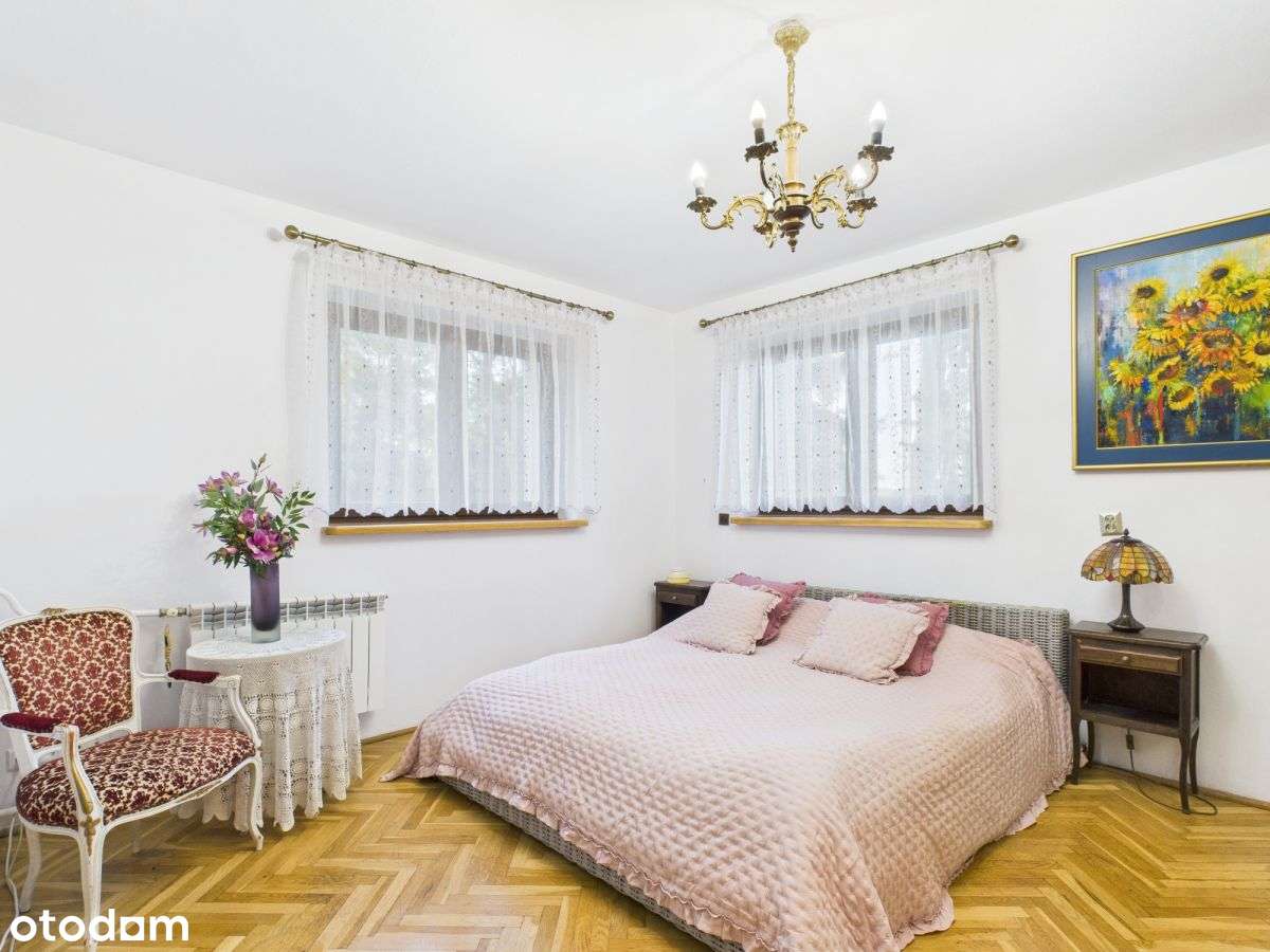 Wyjątkowy dom z garażem i przestronną działką-15