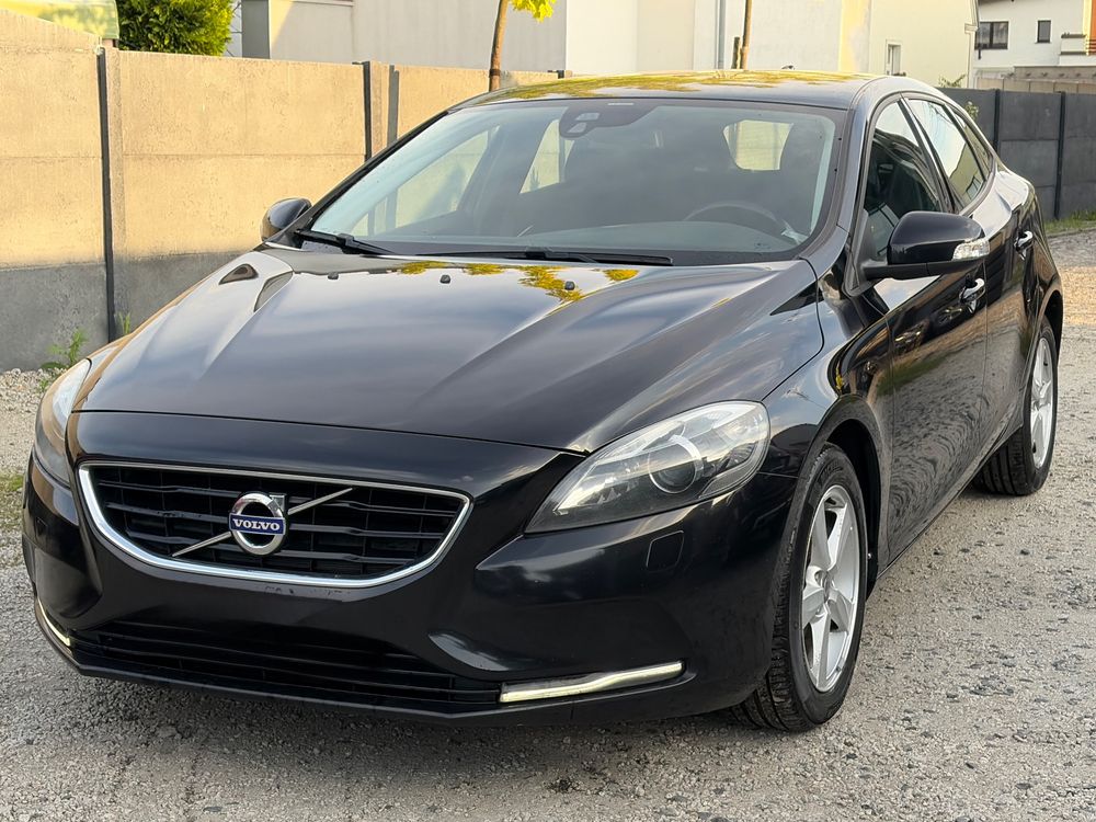 Volvo V40 II D2 Momentum 2013