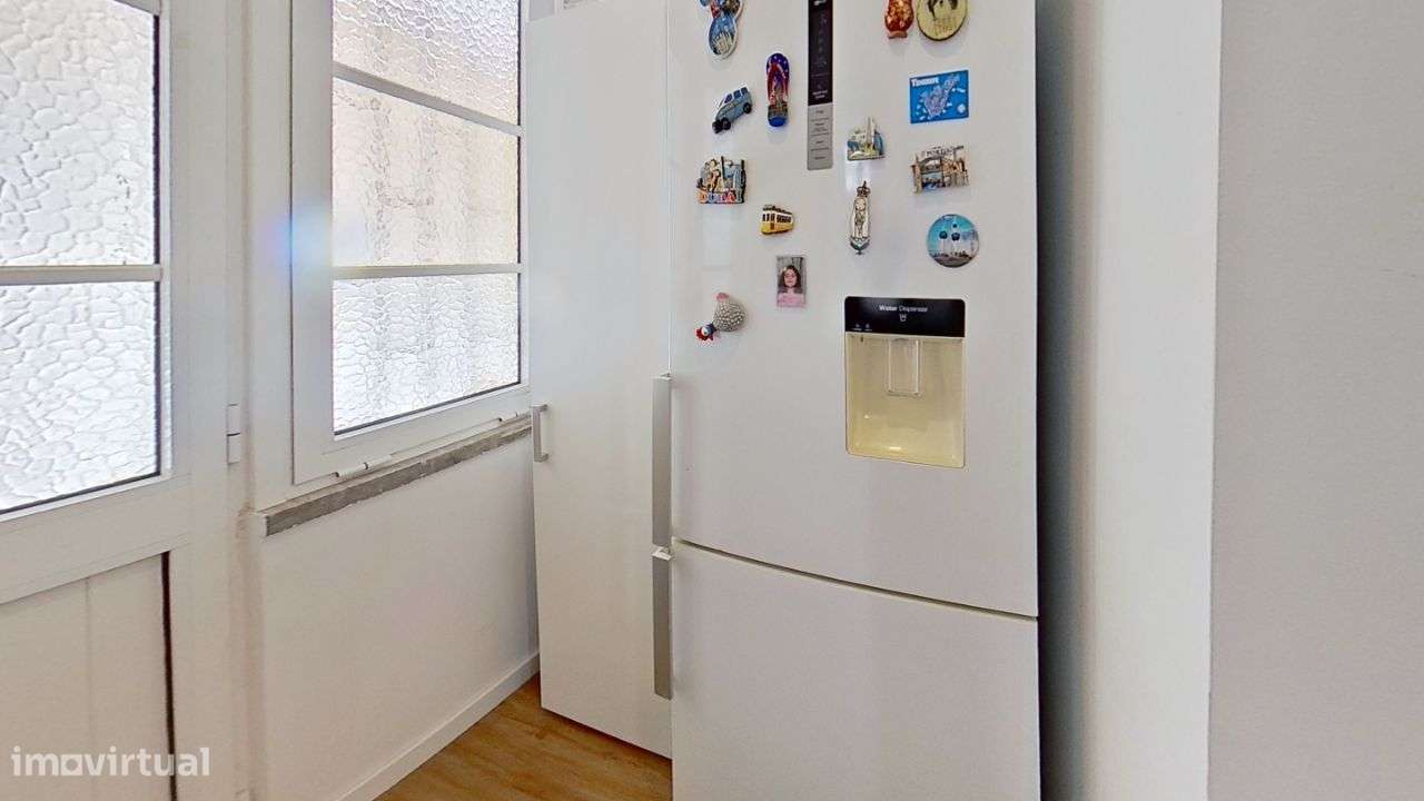 Moradia em Massamá, Rua Direita (tem anexos T-0 e T-2 independentes)-9