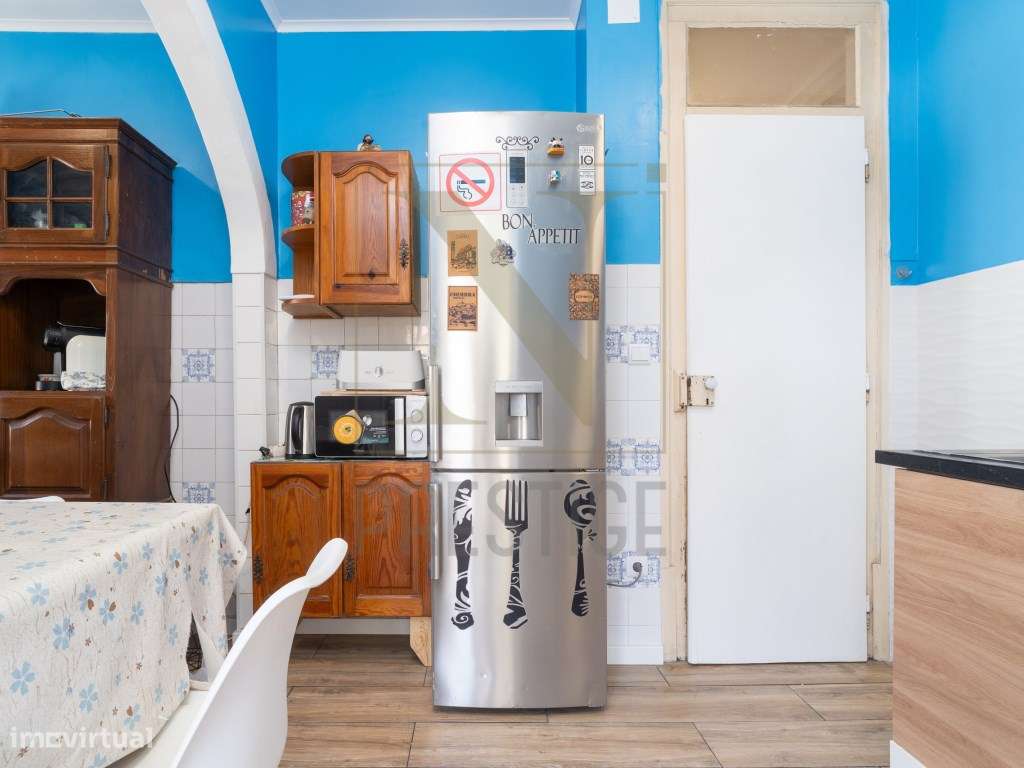 Moradia T8 no Bairro Norton de Matos-21