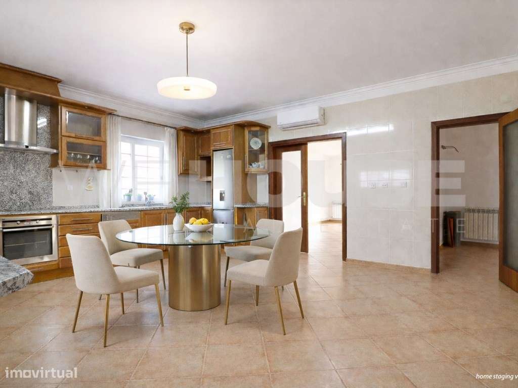 Moradia T4 com 280 m2, inserida em terreno com 2500 m2 em Palmela-6