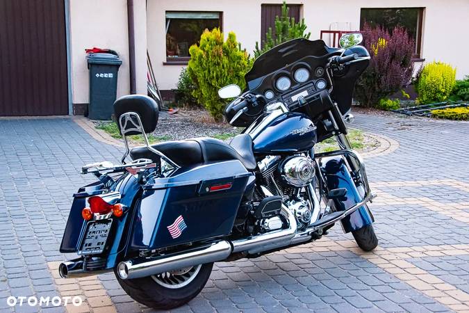 Harley-Davidson FLH Electra Glide - 20