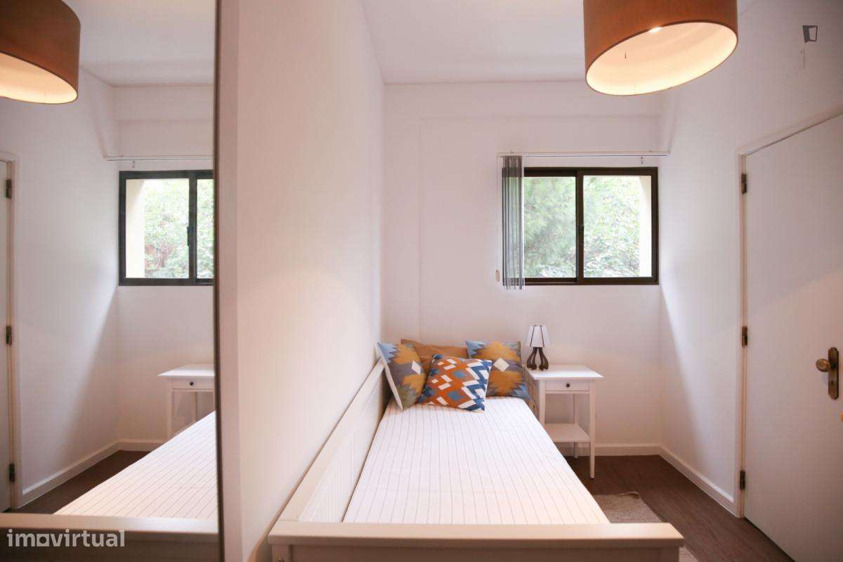 Quarto - localizado em Lisbon - Grande imagem: 4/10