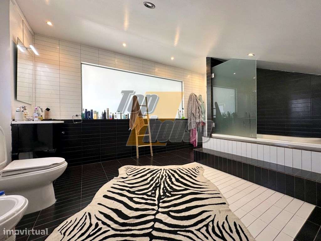 Moradia Isolada T4+1 - Vista de Mar - Charneca de Caparica-31