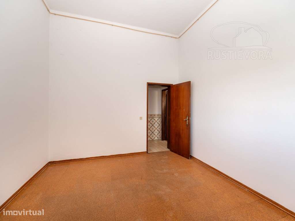 Quinta com armazém de 3 pisos-23