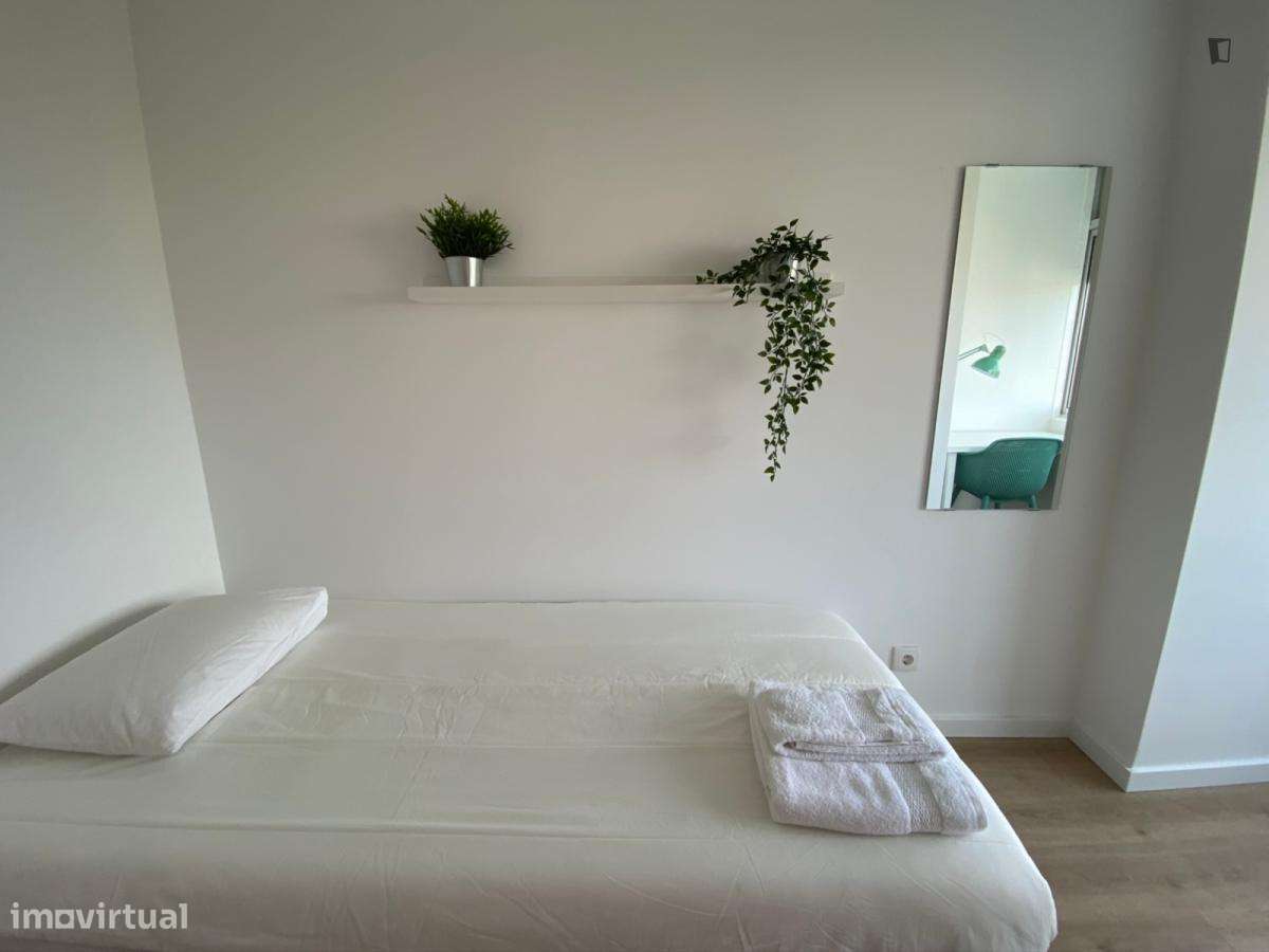 Quarto - localizado em Oeiras Lisbon - Grande imagem: 4/10
