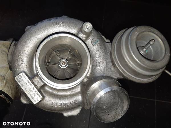 TURBOSPRĘŻARKA MERCEDES W212 W218 E63 6.3 AMG V8 - 4