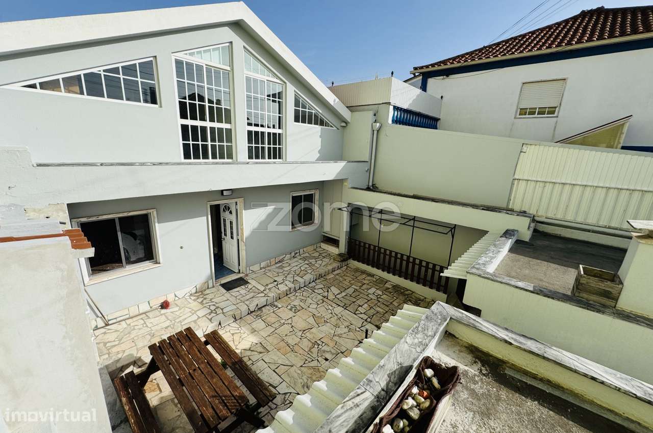 Moradia T3+1 na Serra da Silveira com anexos, cave e espaço exterior. - Grande imagem: 4/23