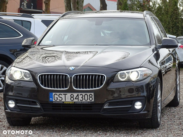 BMW Seria 5 520d xDrive Touring - 12