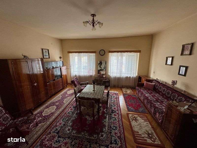 Casa centru, ideal firma/spatiu comercial - Imagine principală: 5/8