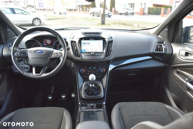 Ford Kuga 1.5 EcoBoost 2x4 ST-Line - 9