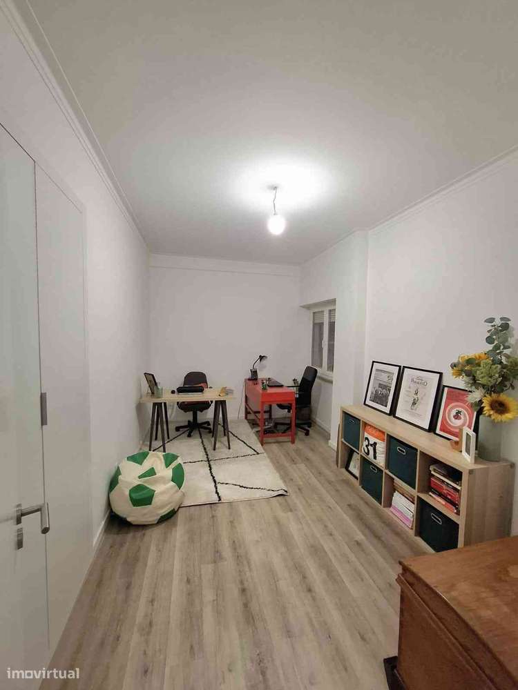 Apartamento T2 em Benfica - junto à Av. Uruguai - Grande imagem: 4/16