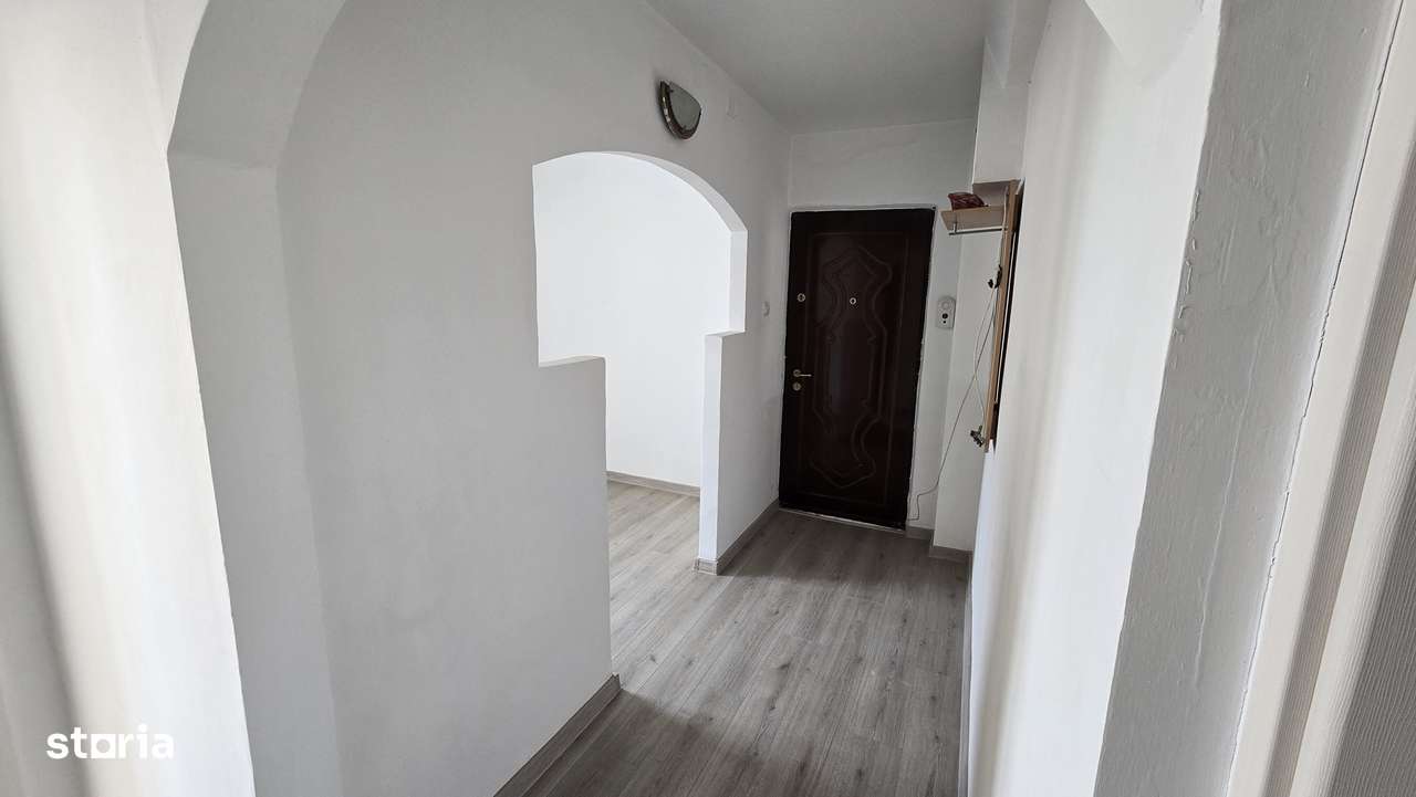 Vand apartament cu 2 camere decomandate-6