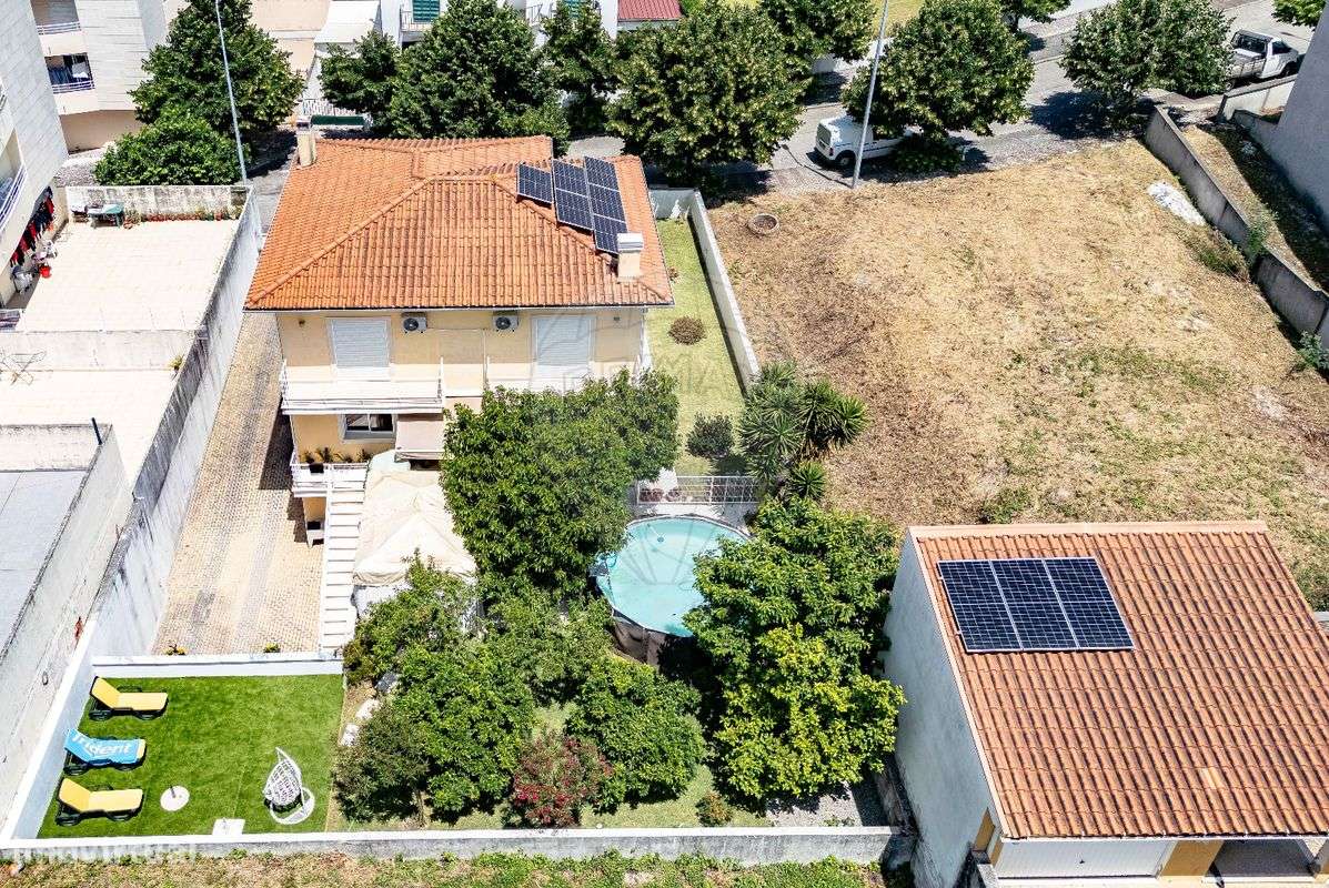 Moradia T4 para venda - Grande imagem: 1/49