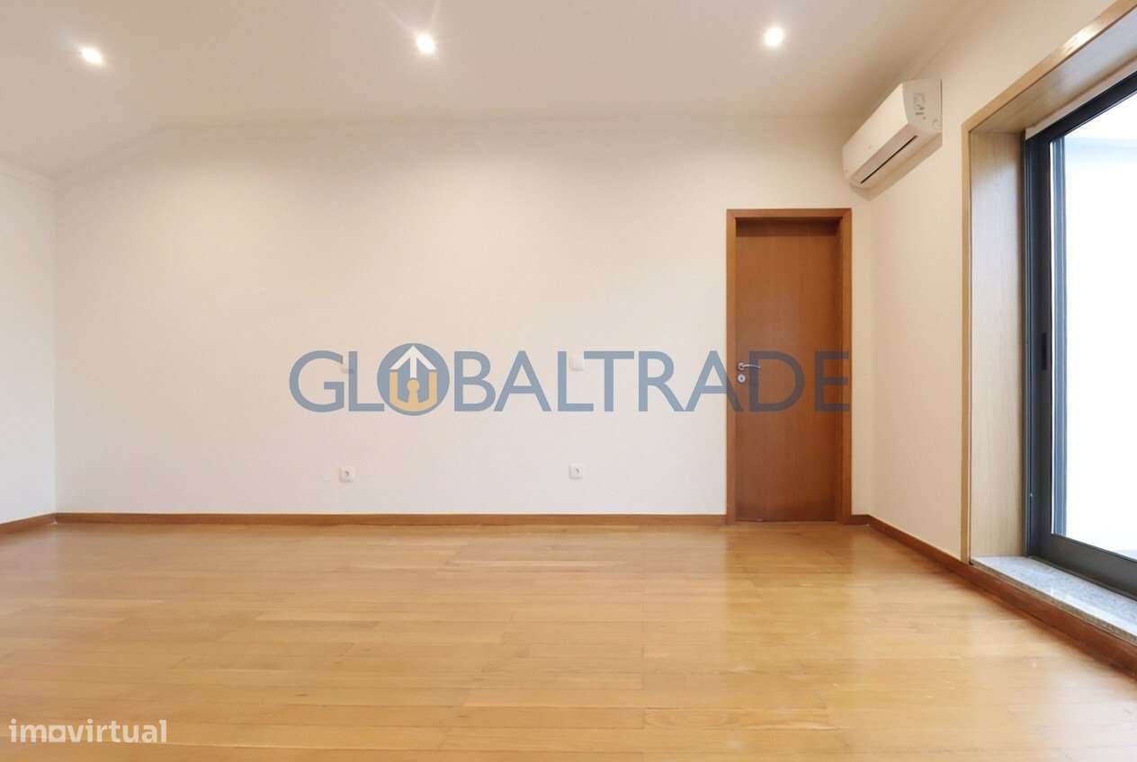 Duplex T2+1 com vista mar em Canidelo-38