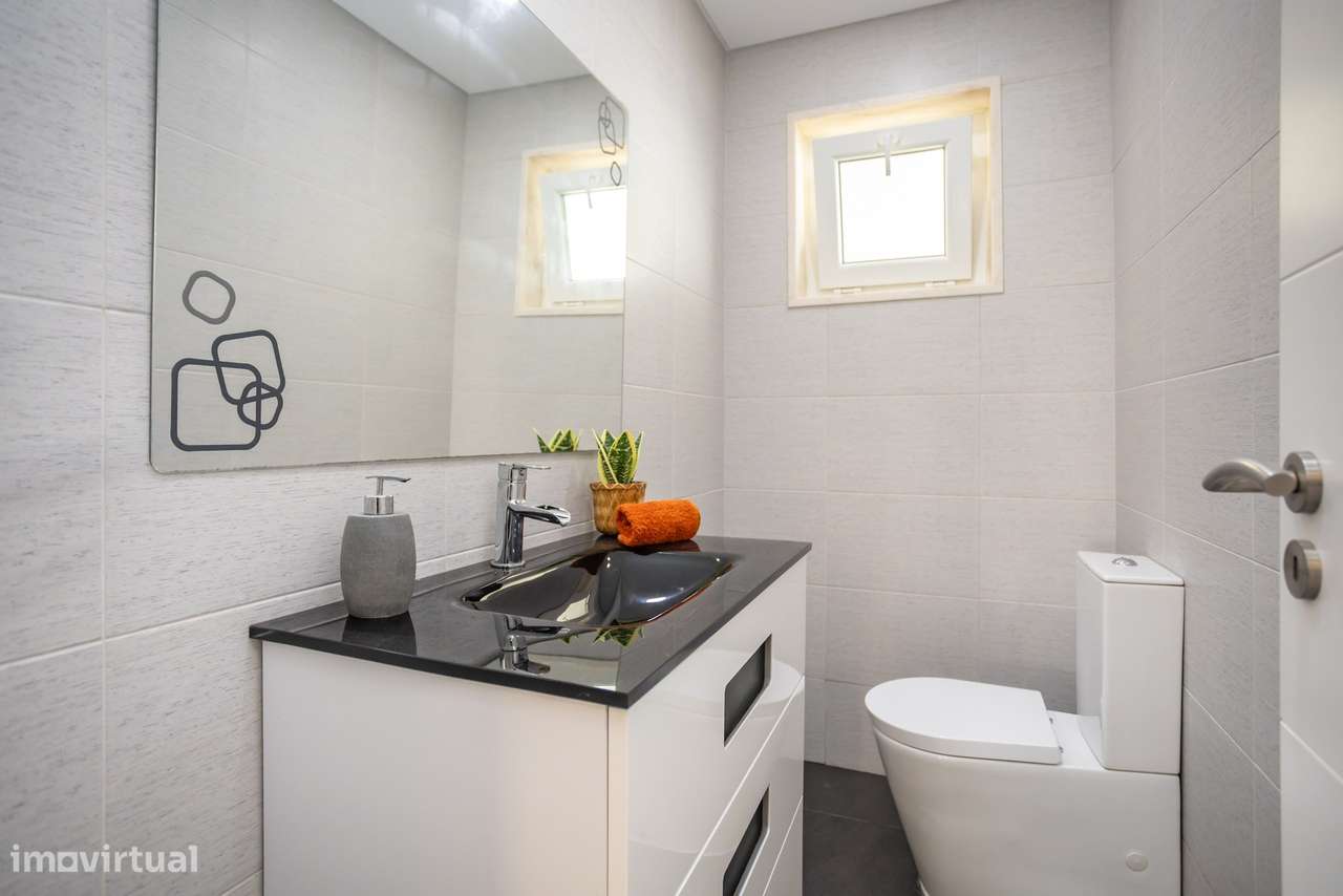 Moradia T5 com 223 m², Box e Sótão na Quinta da Peça, em Loures-13