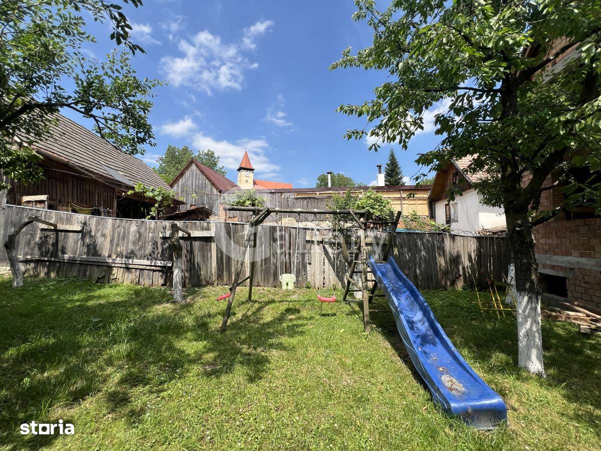 Oportunitate - Casa individuala 243 mp si Teren 374 mp - Cisnadioara-5