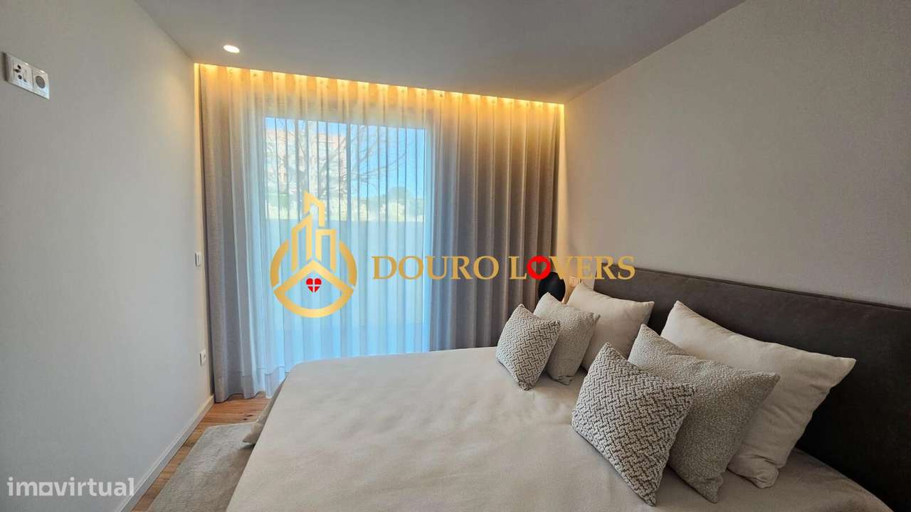 Apartamento T2 com Varanda e Garagem em Matosinhos-7