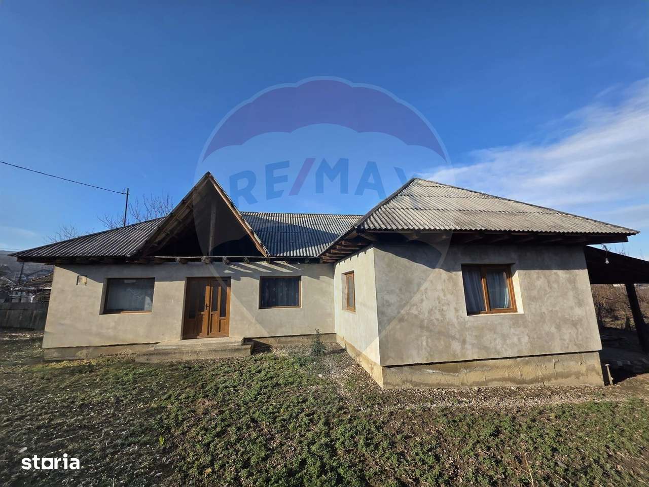 De vanzare casa solida cu teren generos si acces facil Lespezi Bacau-6