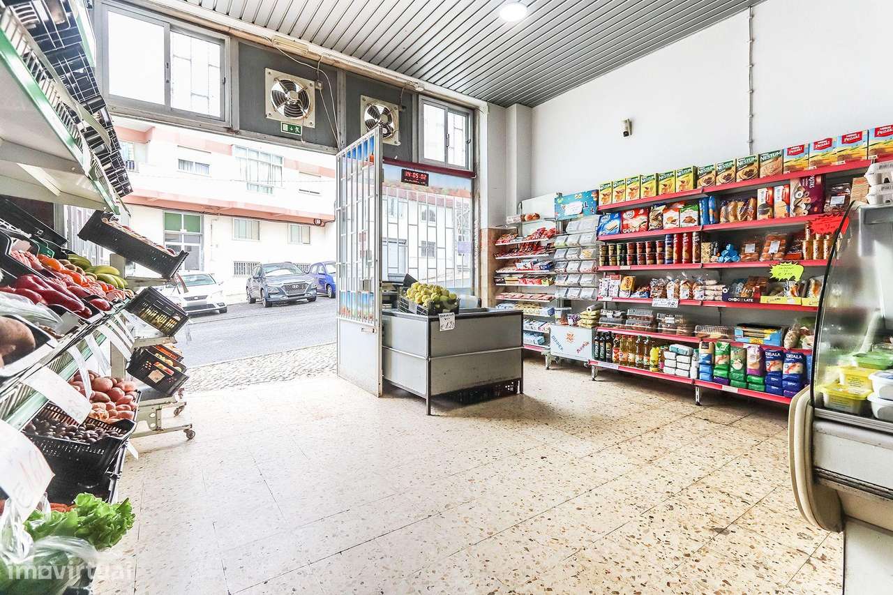 Loja na Rua Camilo Castelo Branco - Cacém - Grande imagem: 4/18