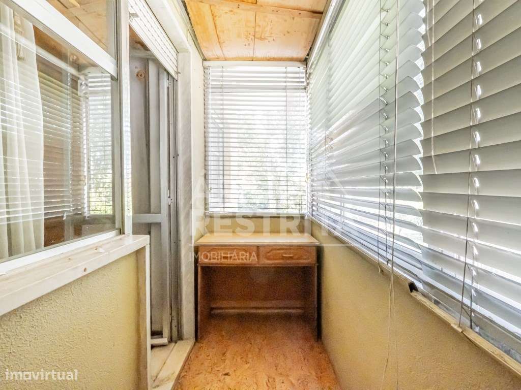 Excelente Apartamento T2 nas Paivas - Ótimo Potencial e Localização...-21