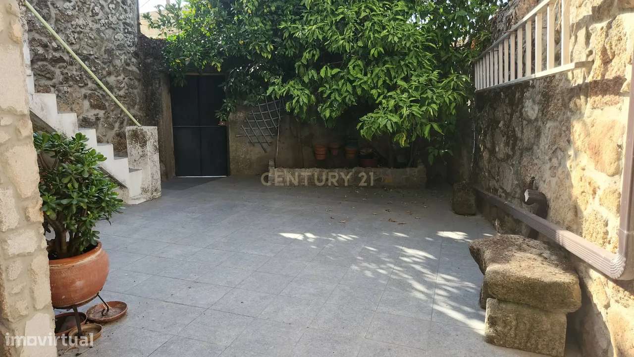 Moradia em Pedra com Terraço e Logradouro — Escalos de Baixo-12