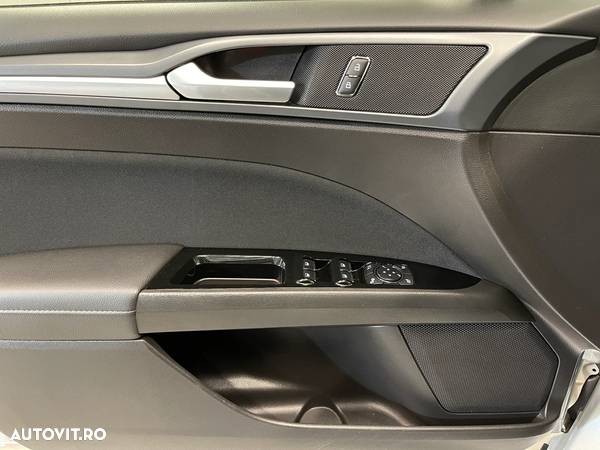 Ford Mondeo 2.0 TDCi Powershift Titanium - 25