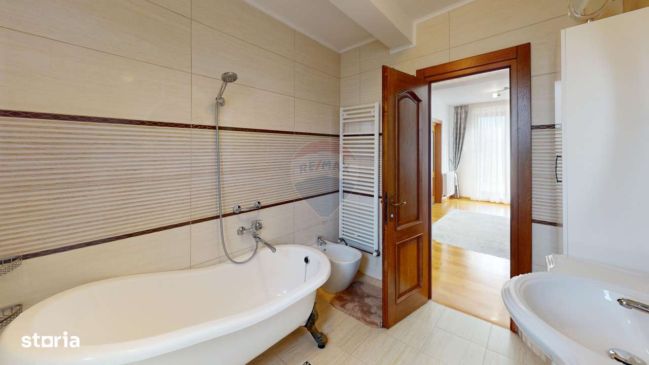 Casă / Vilă de Lux cu 5 camere de vânzare-7