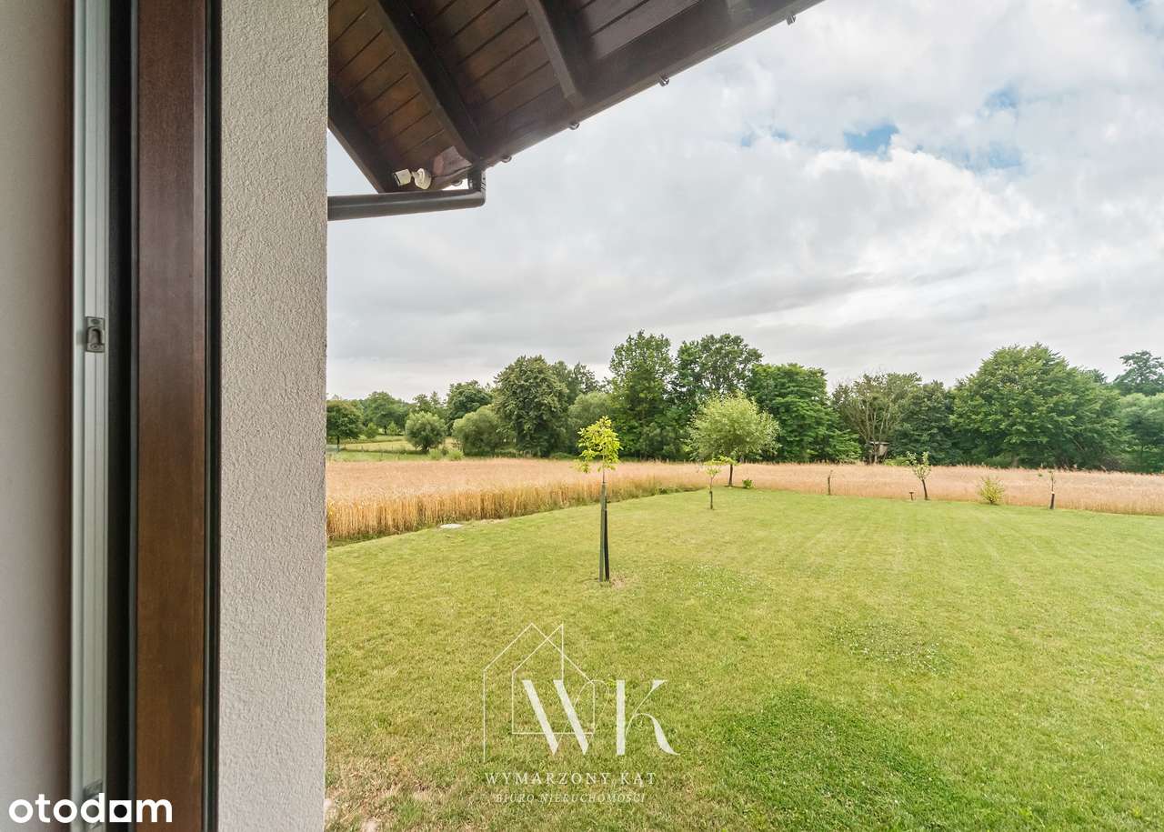 Praktycznie gotowy do zamieszkania w zielonej okolicy!-15