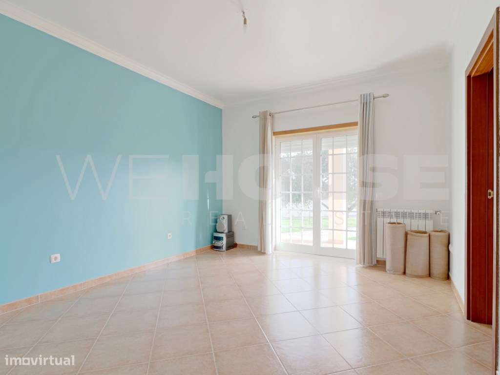 Moradia T4 com 280 m2, inserida em terreno com 2500 m2 em Palmela-51