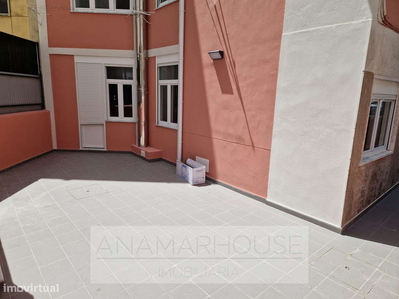 T1 Novo com Terraço | Prédio Reabilitado | Próximo da Estação da Amado-12
